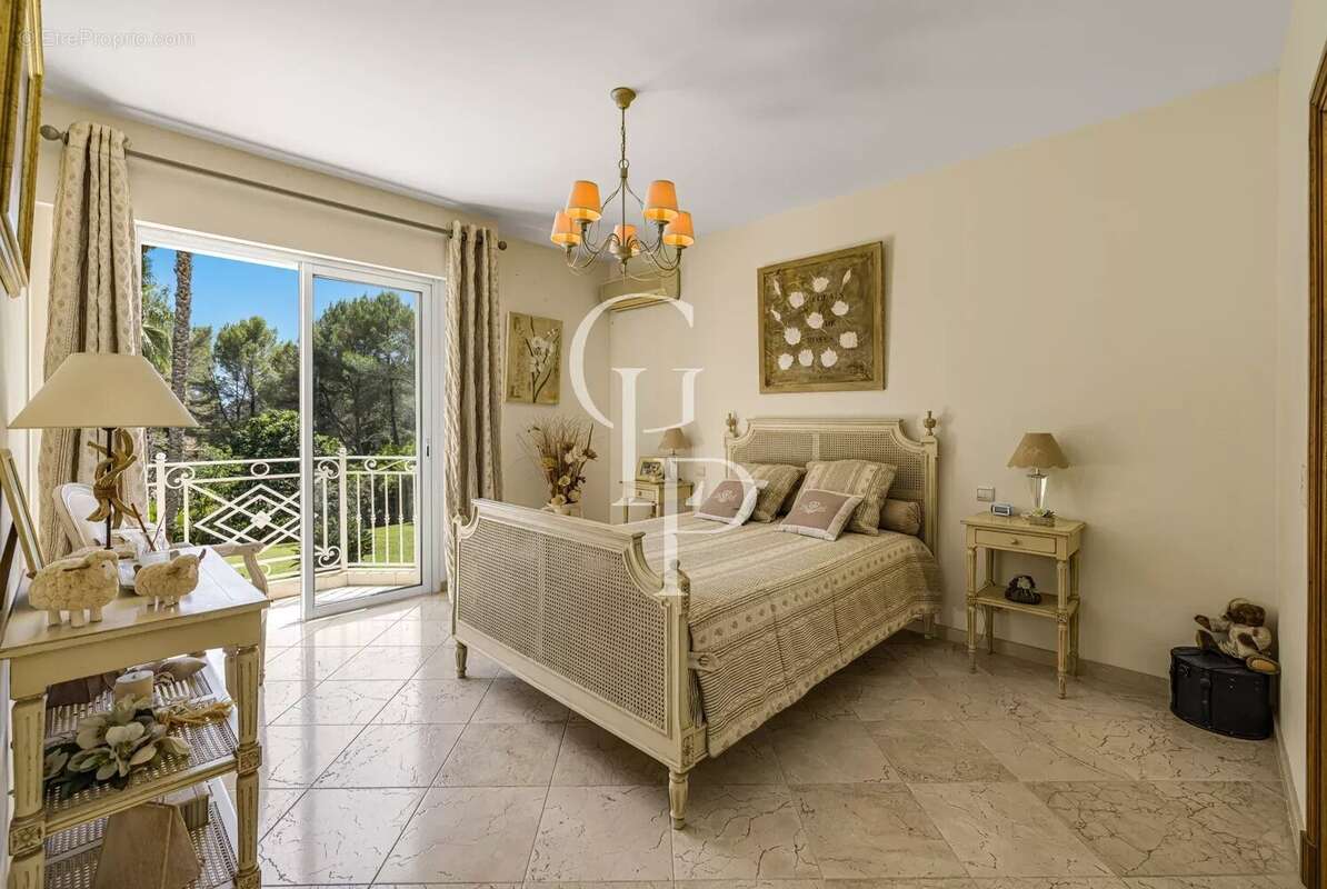Maison à MOUGINS