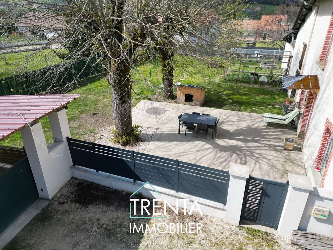 Maison à LES ABRETS