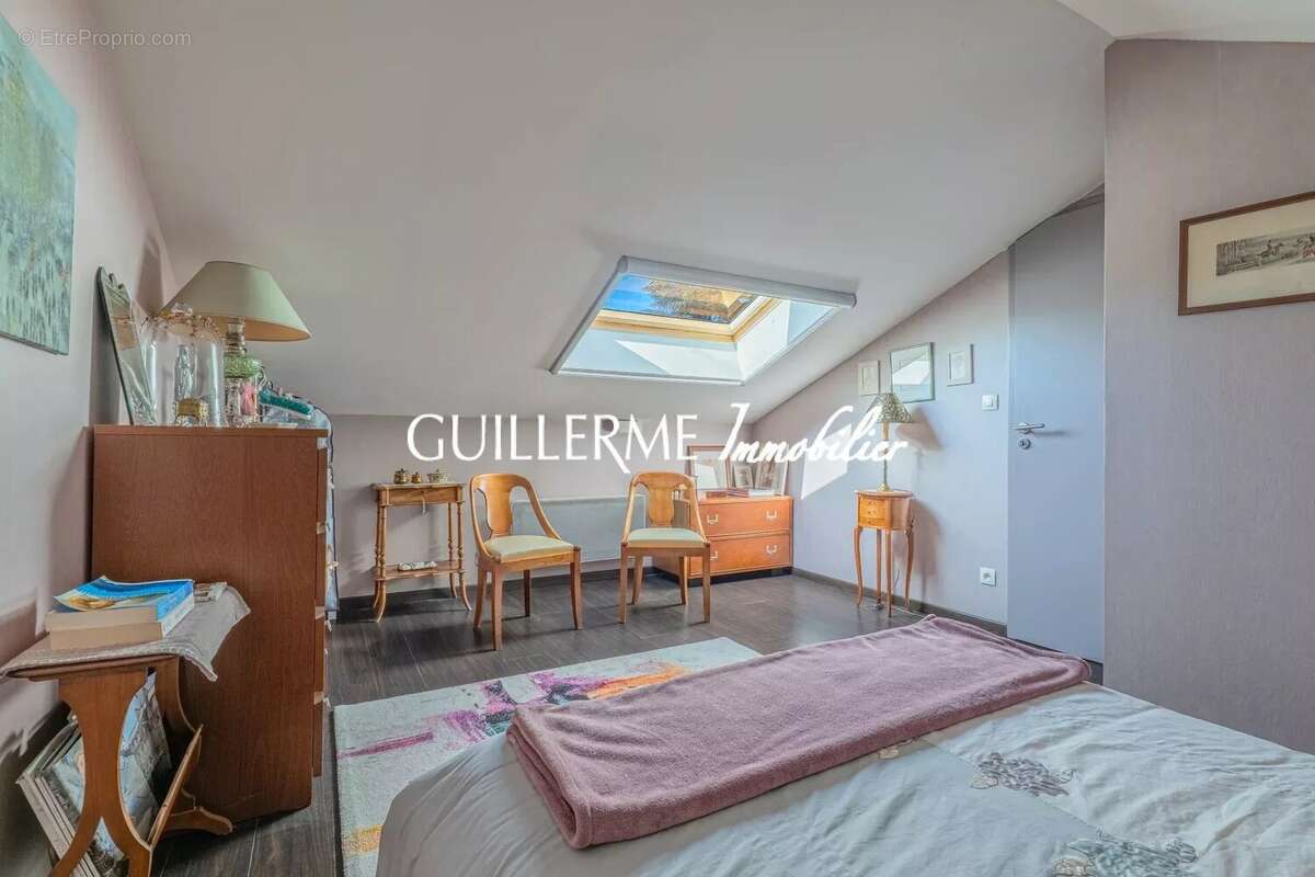 Maison à LA TOUR-DE-SALVAGNY