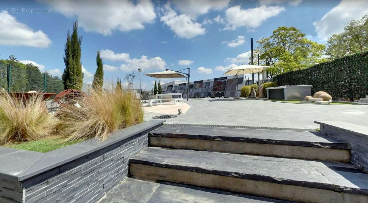 Commerce à COIGNIERES