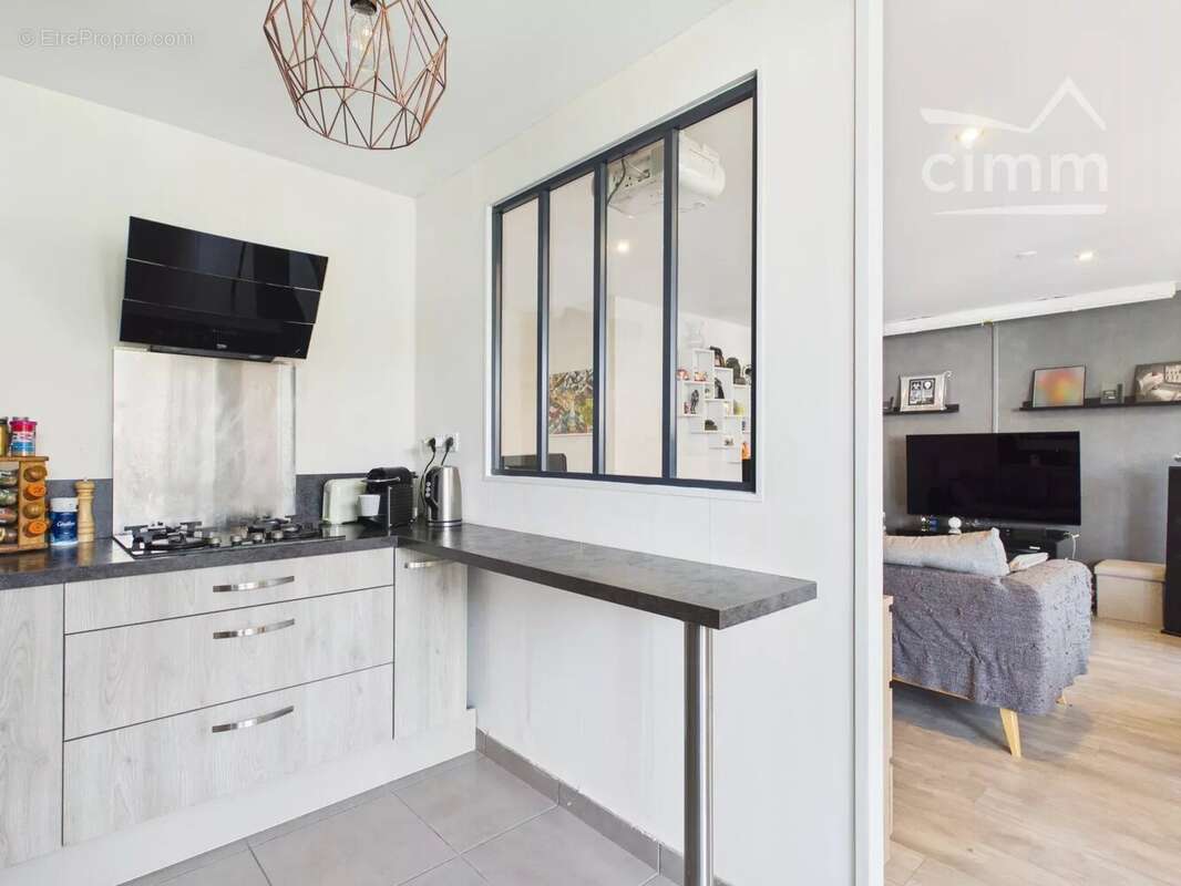 Appartement lumineux 4 pièces à Gières avec garage. - photo 5