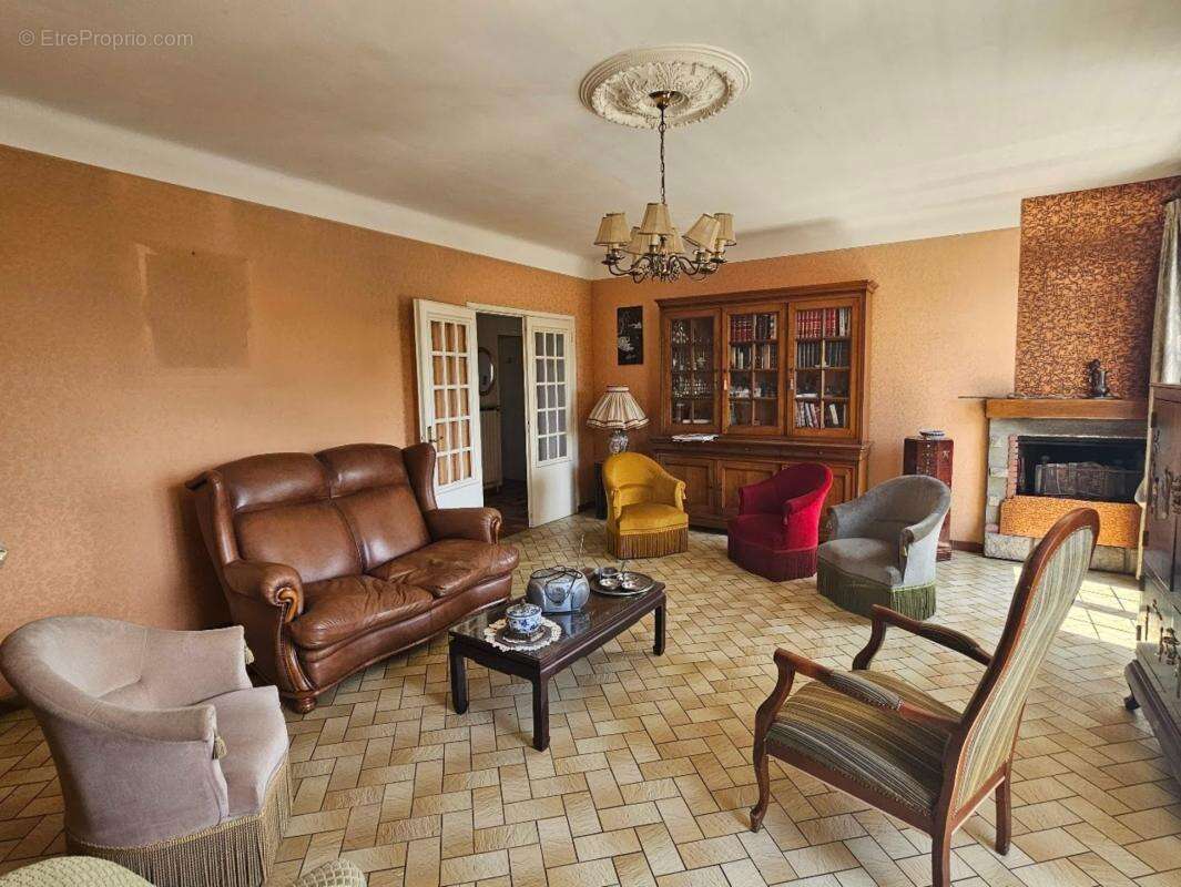 Maison 160 m² hab - 5 pièces - Grand sous sol - Terrain - Vertaizon 63 - photo 8