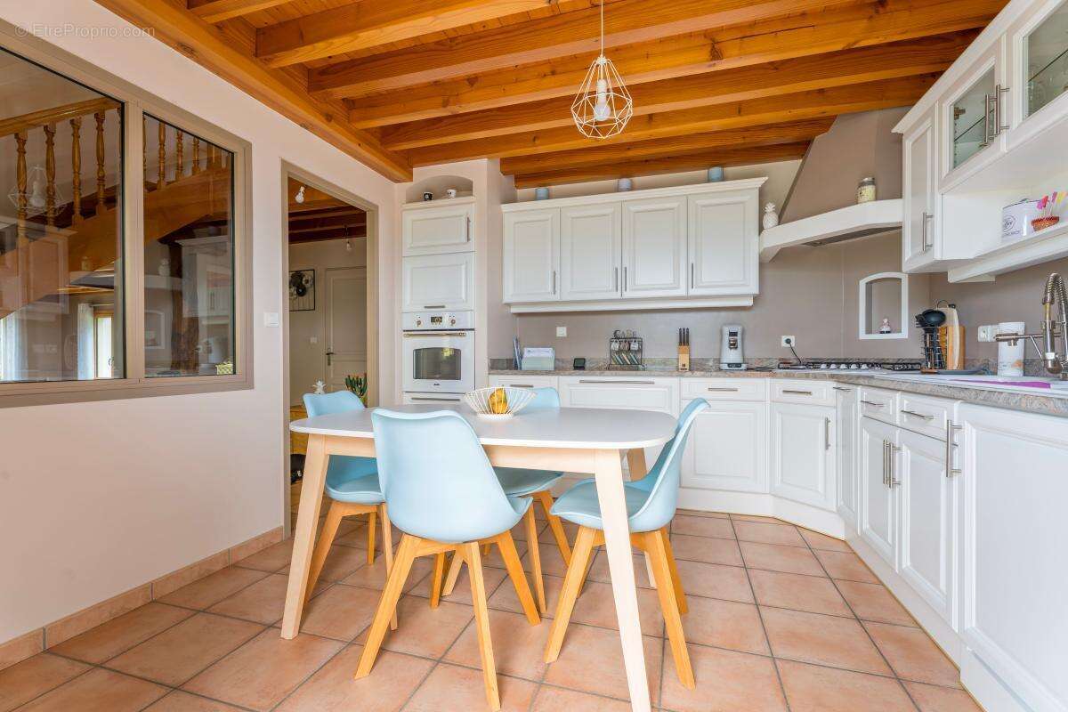 Maison à BRUSSIEU