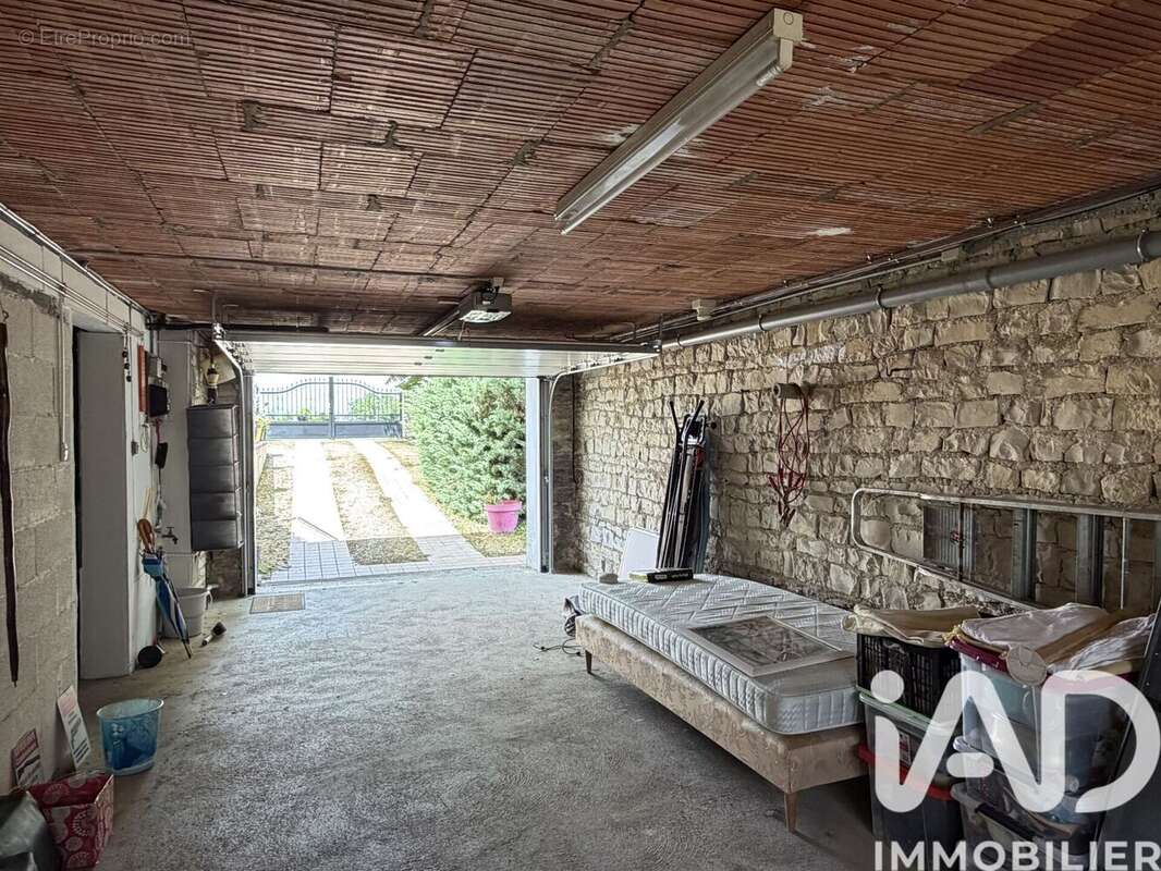 Maison 119 m² à Puyreaux  - photo 9