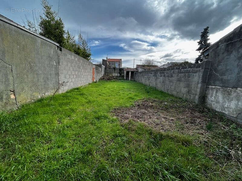 Terrain à ROCHEFORT