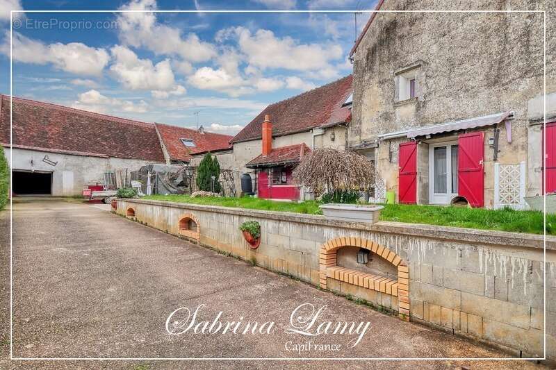 Maison à MONTMIRAIL