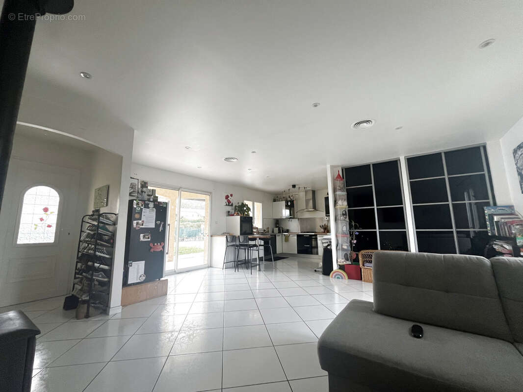 Maison à SAINT-FELIX-DE-RIEUTORD