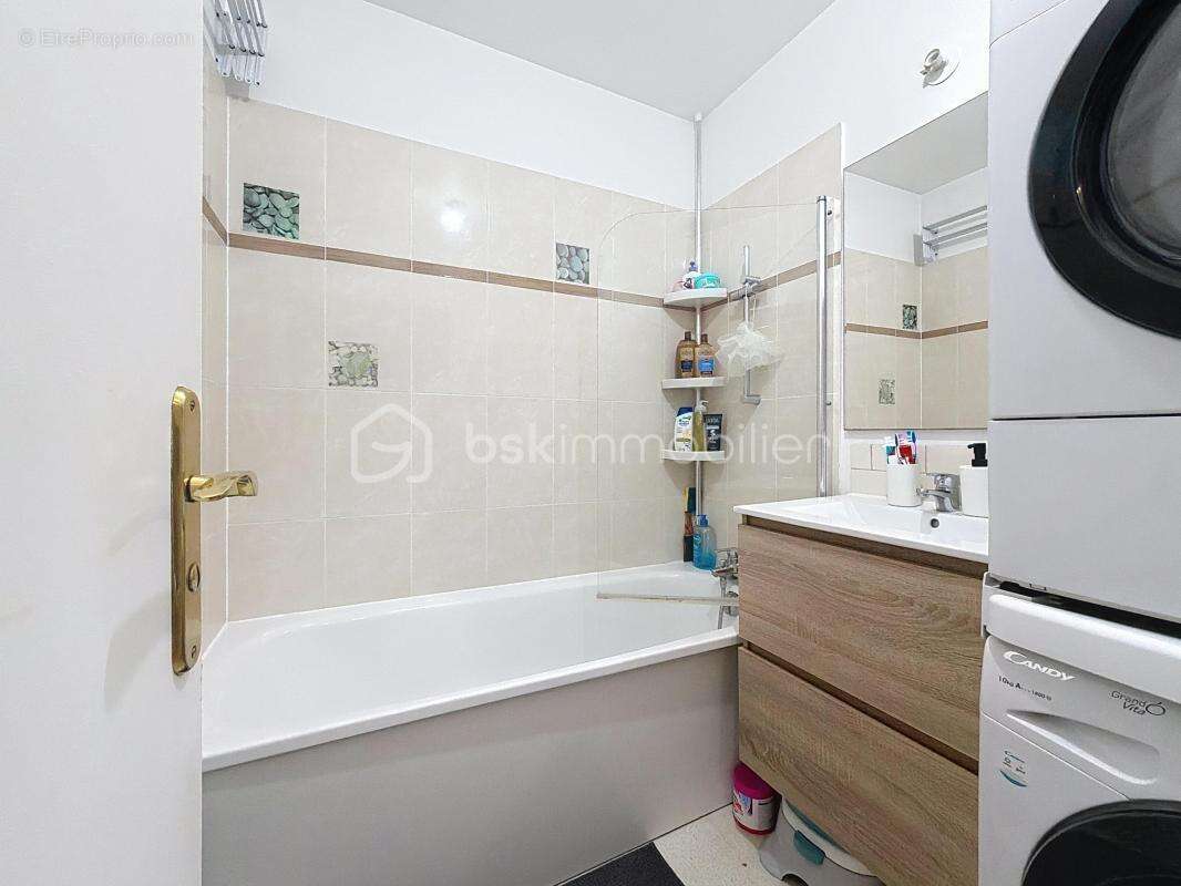 Appartement à LA COURNEUVE