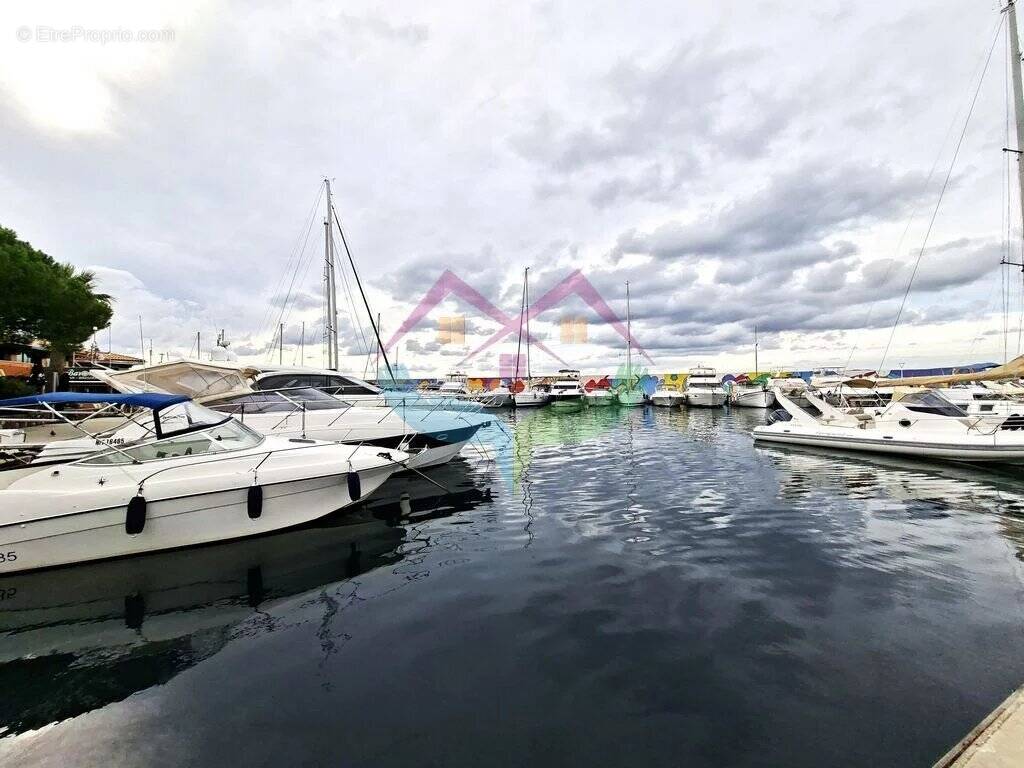 Commerce à SAINT-RAPHAEL