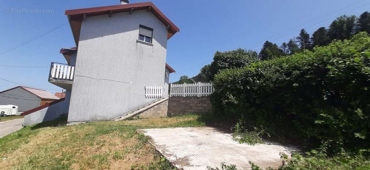 Maison à BIANS-LES-USIERS