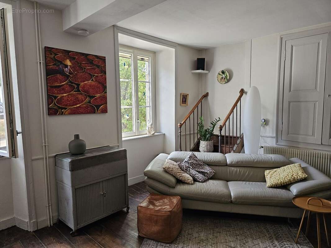 Maison à SAINT-LAURENT-SUR-GORRE