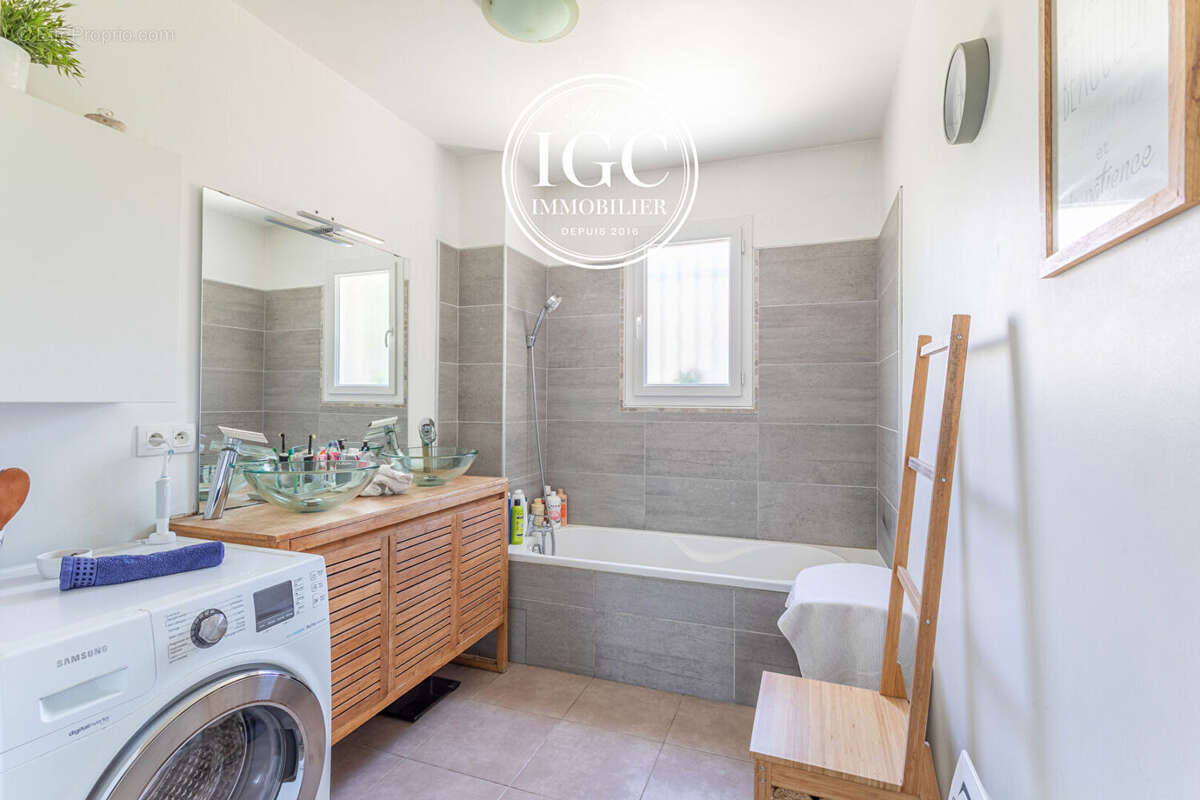 Le Rove  Maison 5 pièces de 102 m² - photo 8