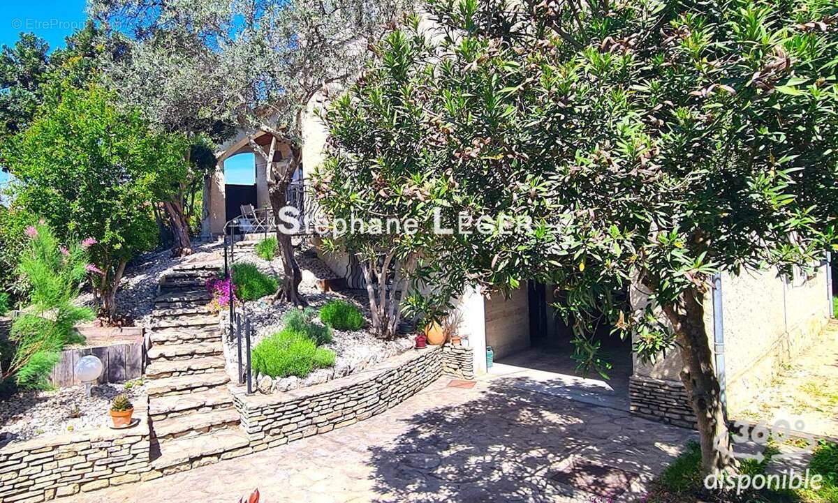 Maison à MONTELIMAR