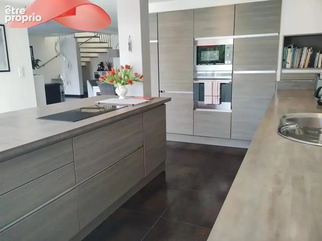 Maison moderne avec piscine dans un cadre calme - photo 5