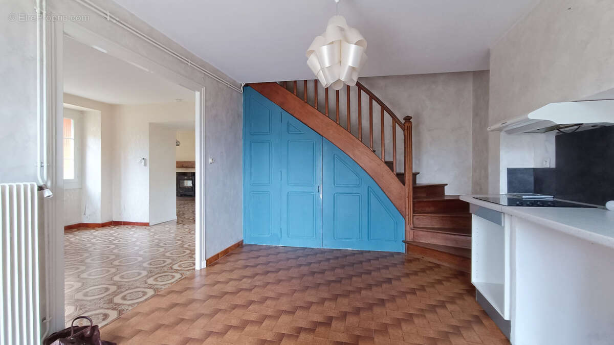 Maison à SAVIGNAC-LES-EGLISES