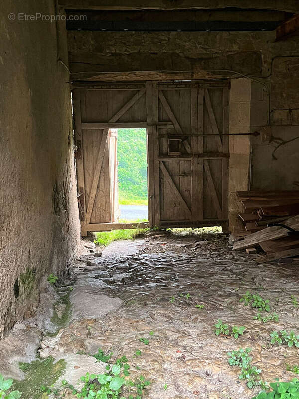 SALLES-LA-SOURCE: Maison de caractère  avec dépendances + jardin - photo 3