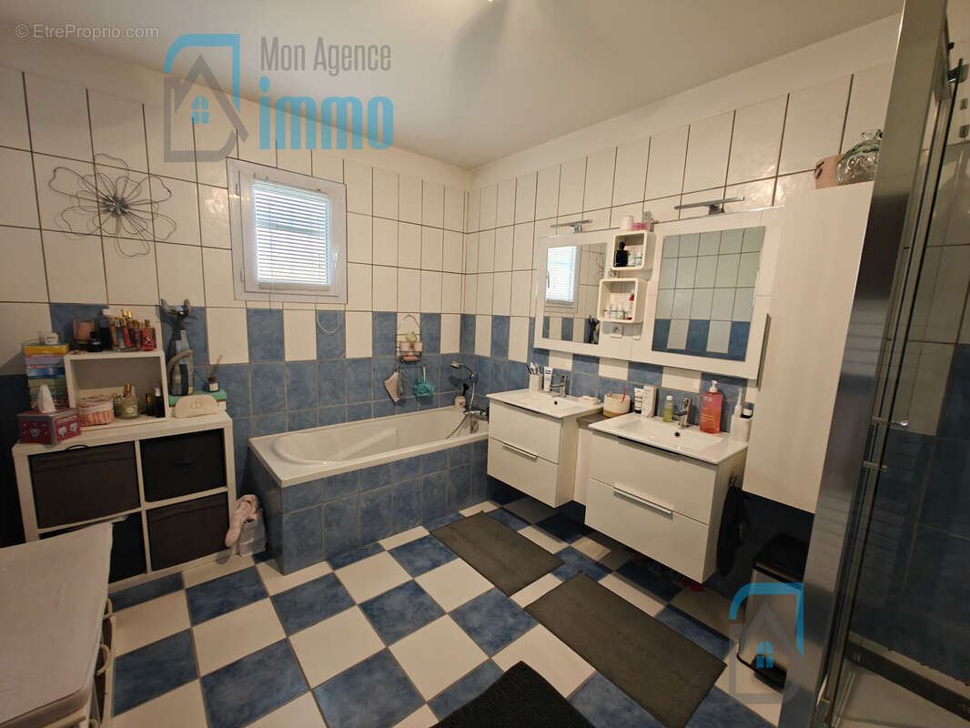 Maison à MEHUN-SUR-YEVRE