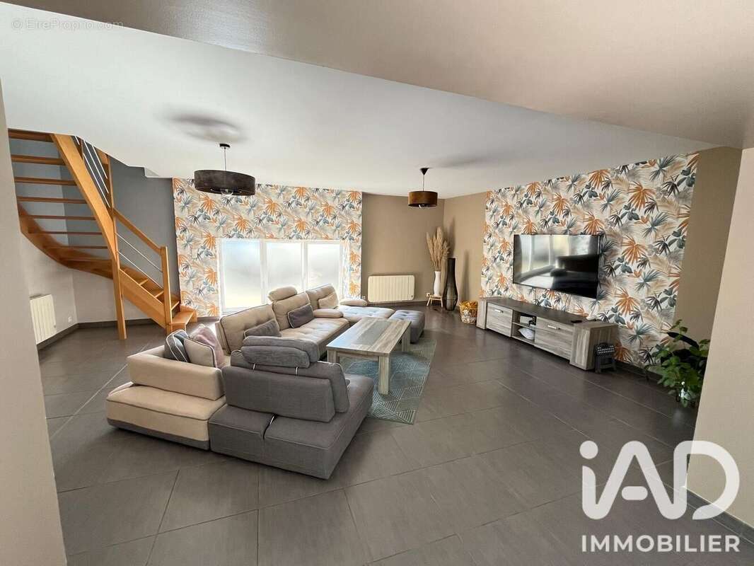 Maison 189 m² à Miniac-Morvan  - photo 6
