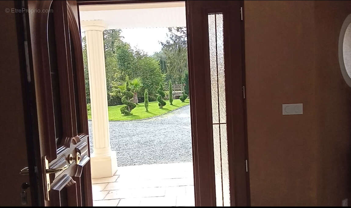 Maison à LE GENEST-SAINT-ISLE