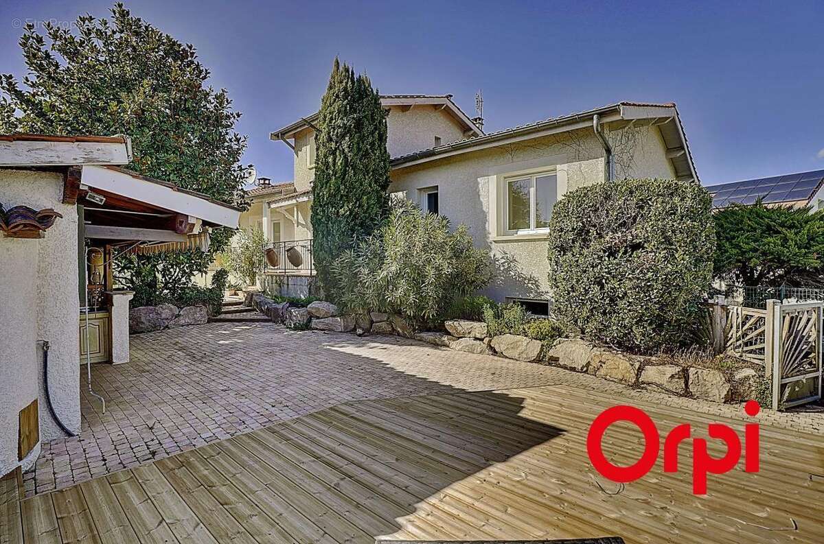 Maison à CAILLOUX-SUR-FONTAINES