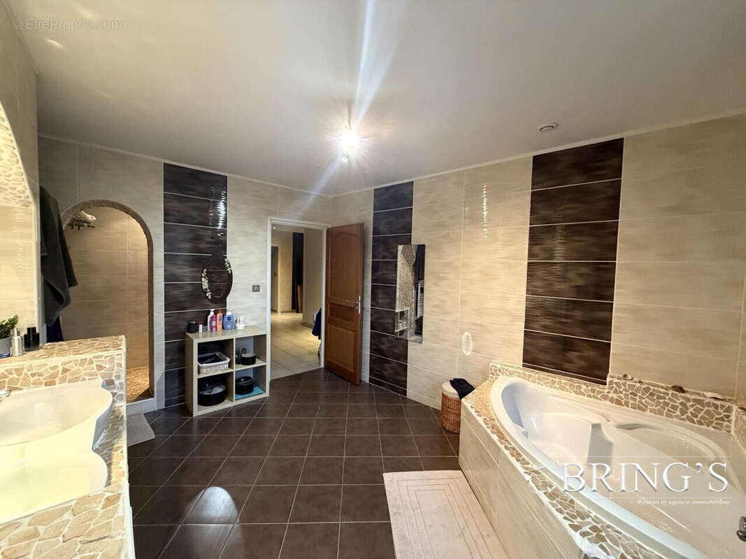 Maison à FLEVILLE-LIXIERES