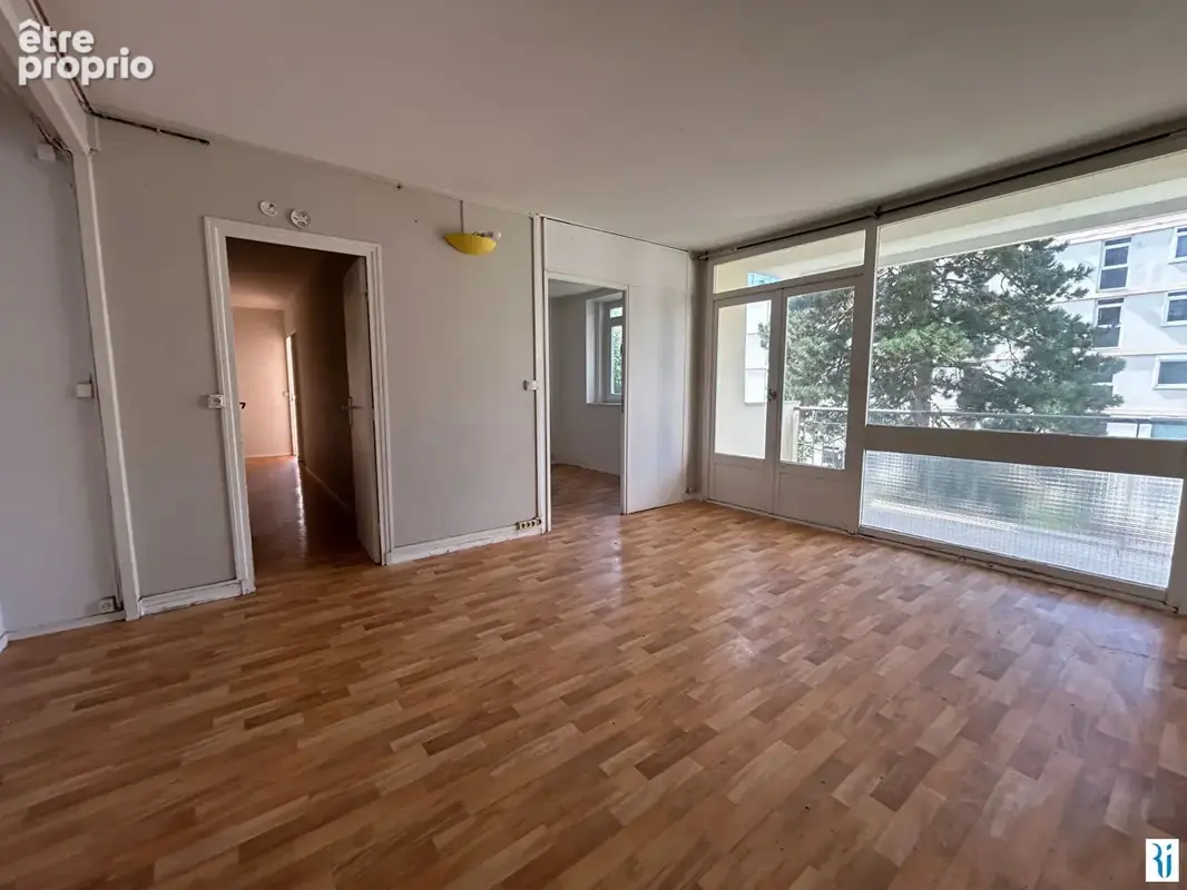 A vendre appartement F4 MONT SAINT AIGNAN avec balcon et cave - photo 2