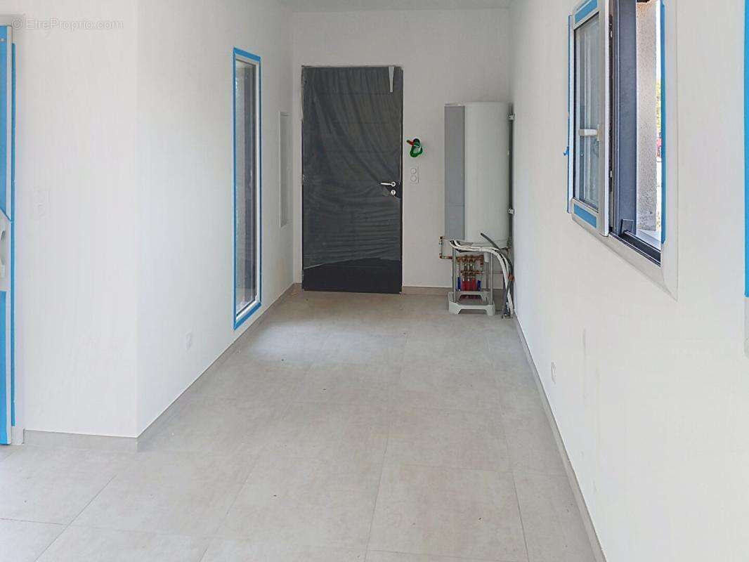 Appartement T2 neuf de 54m² - Cuers - photo 8