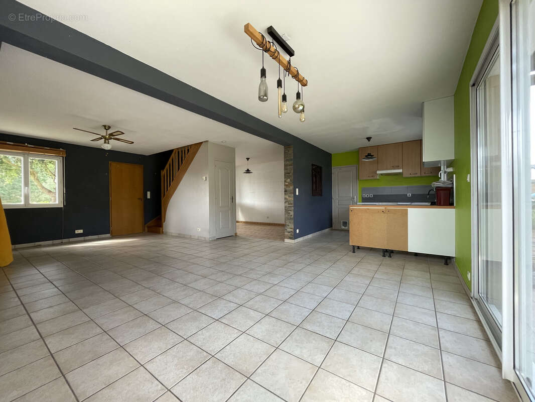 Maison familiale économique proche des écoles et services - photo 3