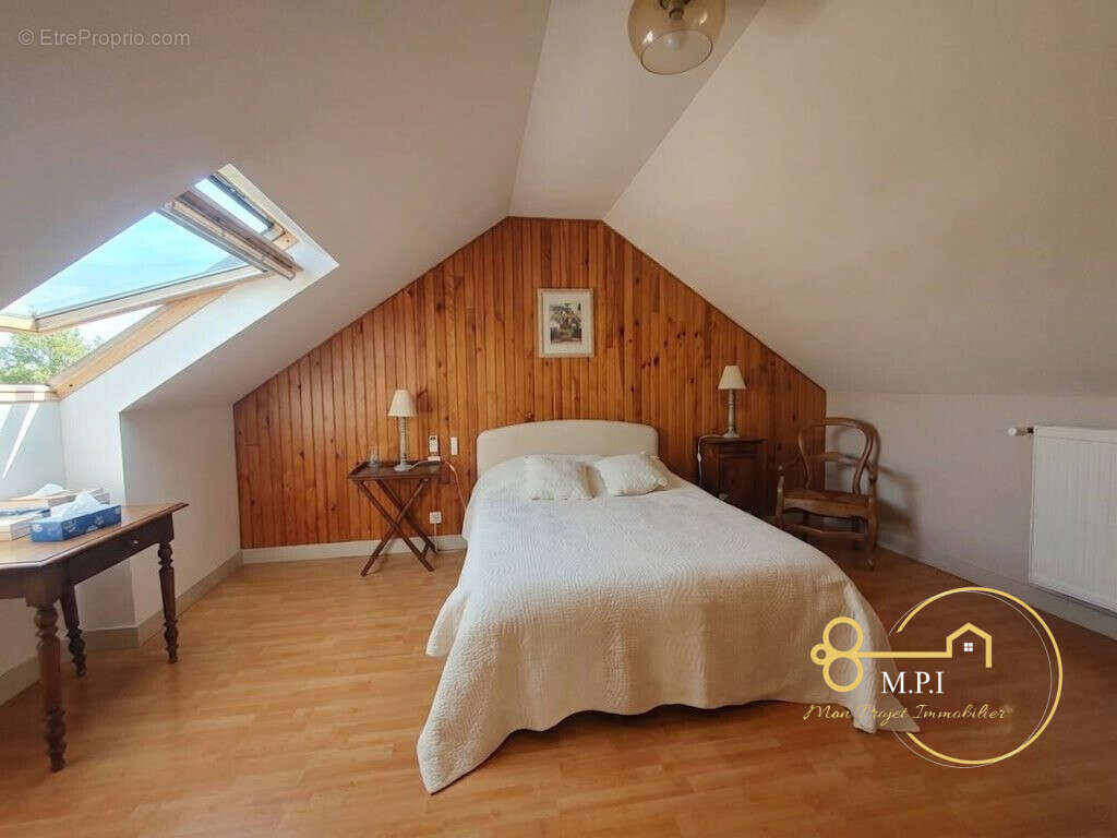 Maison 267 m² à Cerise  - photo 8