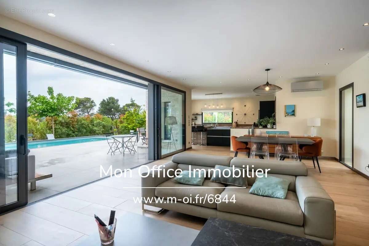 Référence : 6844-AUS - Maison contemporaine 201m² avec piscine - Ventabren - photo 6