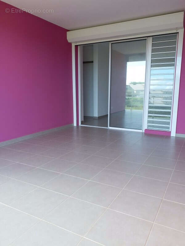 Appartement à REMIRE-MONTJOLY
