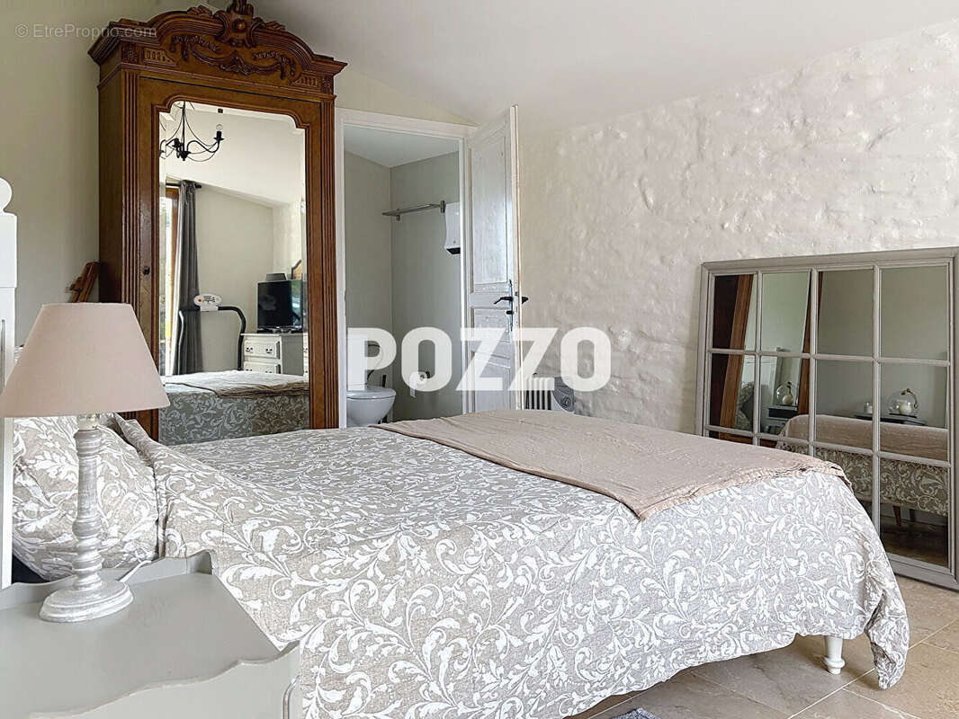 Maison à MONTJOIE-SAINT-MARTIN