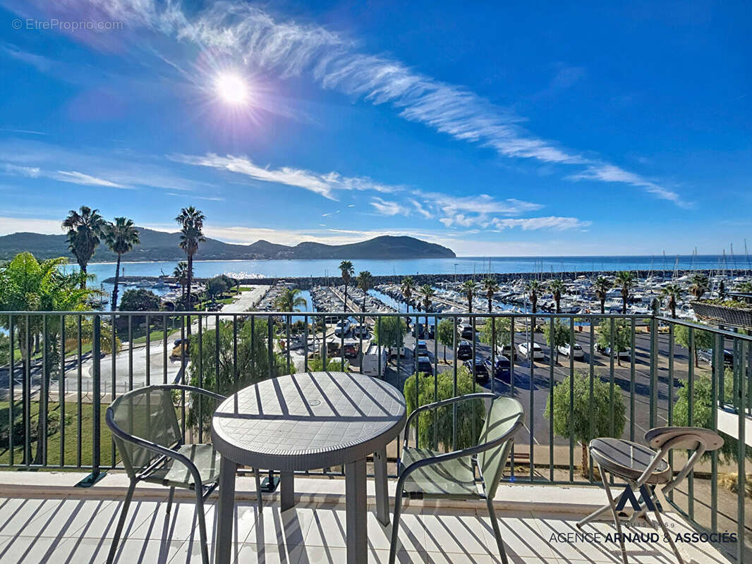 Appartement à SAINT-CYR-SUR-MER