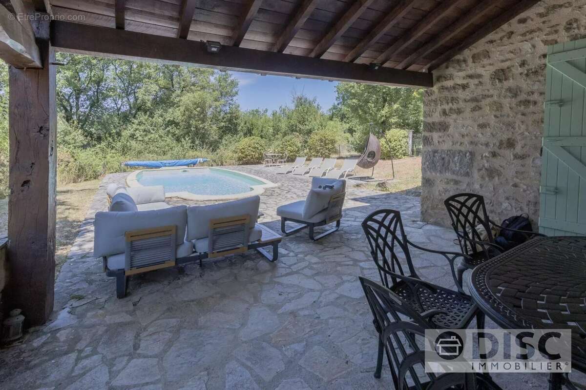 Charmante maison en pierre avec piscine et jardin privé de 2 450 m² - photo 16