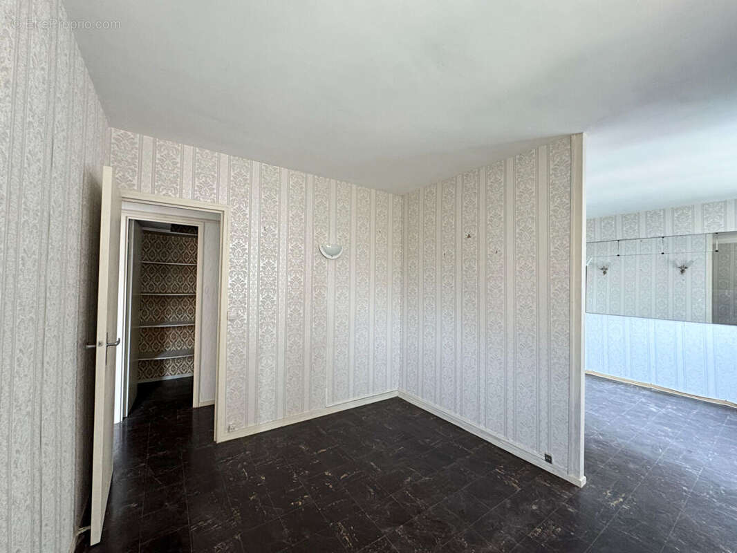 Appartement 2 pièces 50.8 m2 -  Métro 10 - Boulogne-Billancourt - photo 4