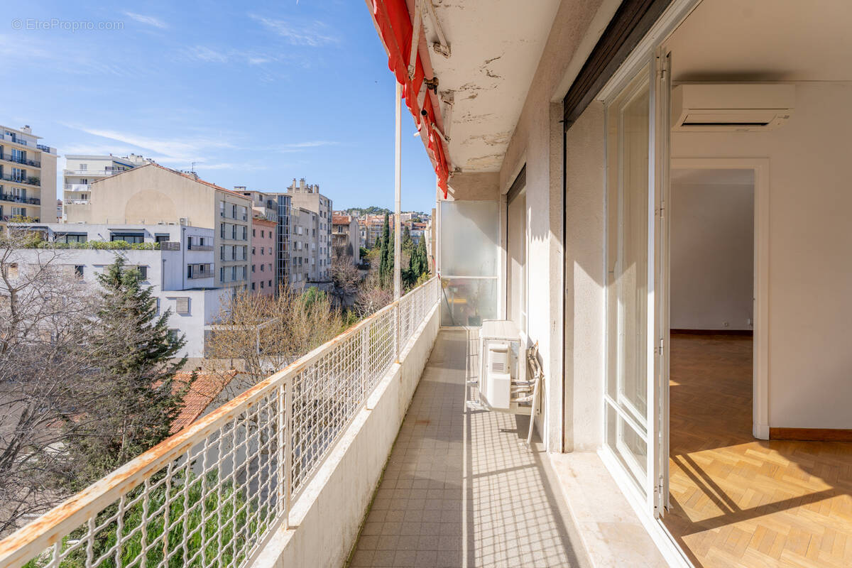 Appartement à MARSEILLE-8E