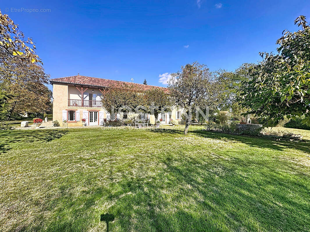 Maison à MIRANDE