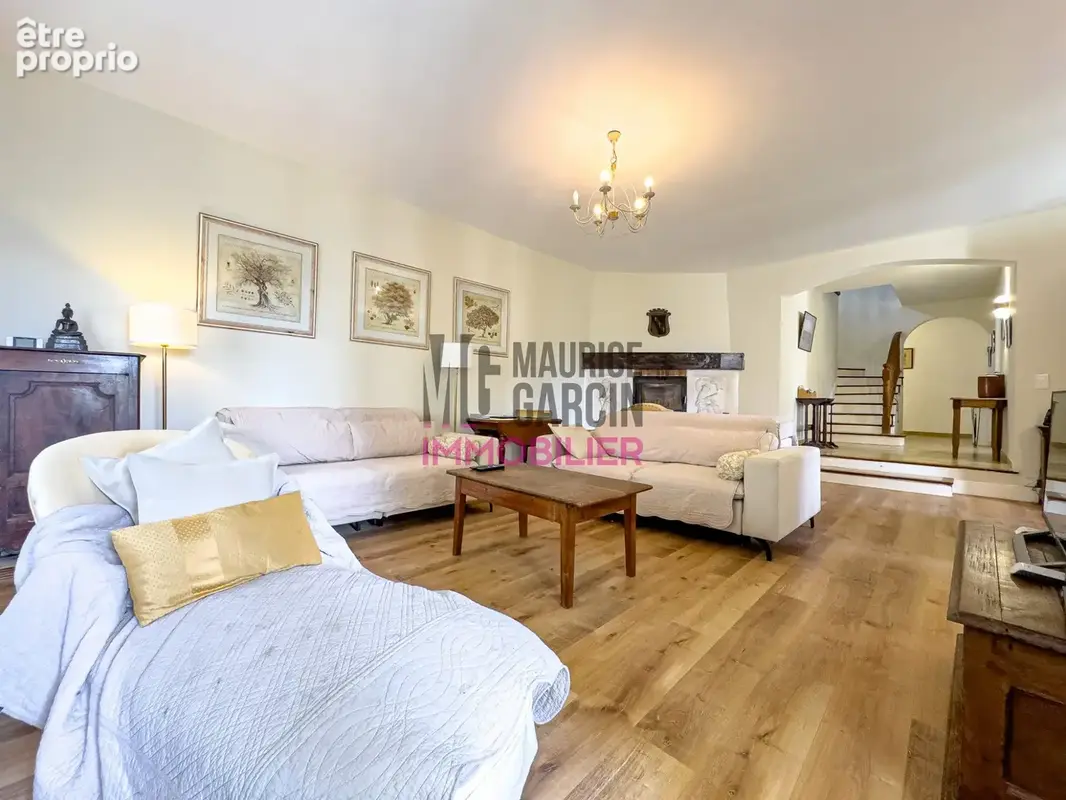 Maison 6 pièces 162 m² à vendre à Uchaux (84100) - photo 5