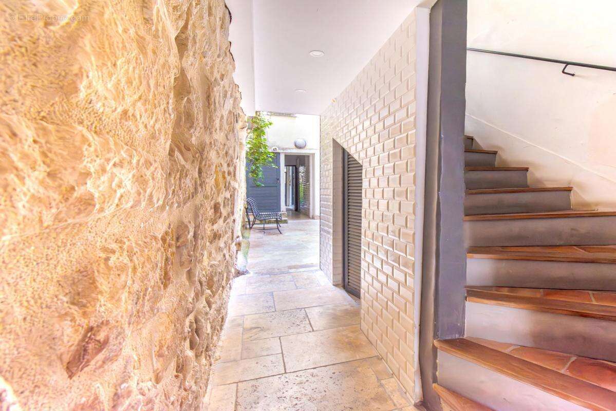 Appartement à PARIS-2E