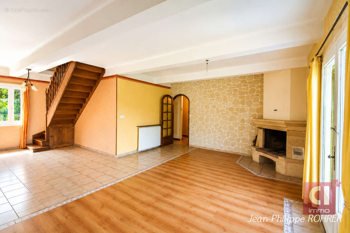 Maison à BESSE-SUR-ISSOLE