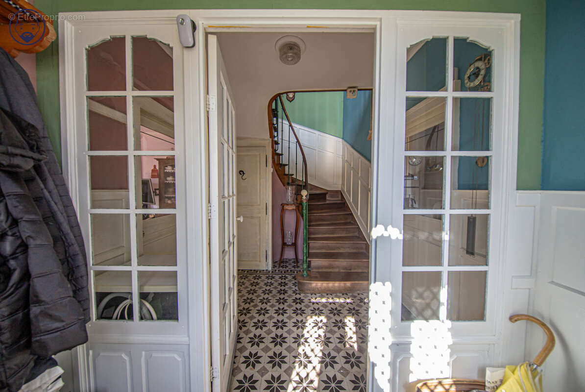 Maison de charme de 165 m2 avec dépendances - photo 10