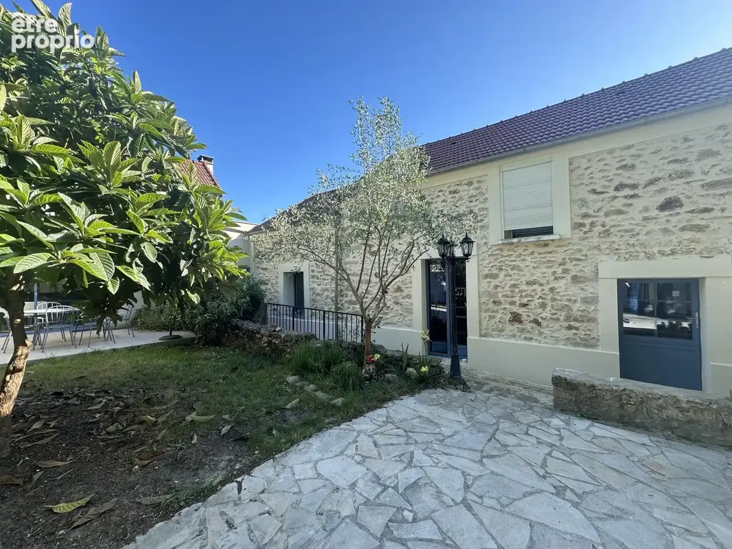 MARCOUSSIS - Quartier du Gué - Maison Familiale de caractère 140m2 - 4 Chambres - Jardin - Garage - photo 4