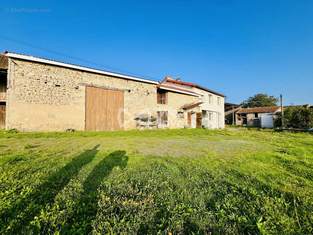 Maison à AIGUEPERSE