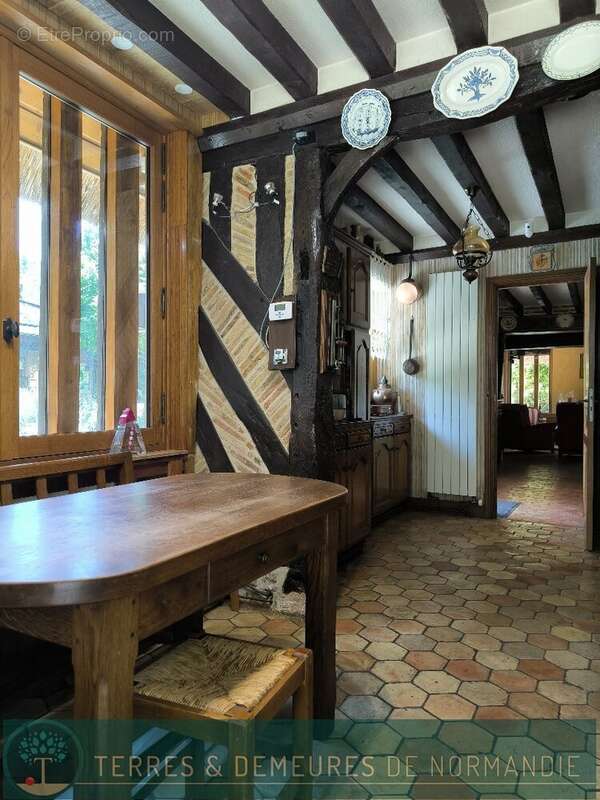 A 5 minutes de beuzeville (27210), magnifique propriete normande avec dependances, piscine interieur et parc de 1.6 hectares. - photo 8