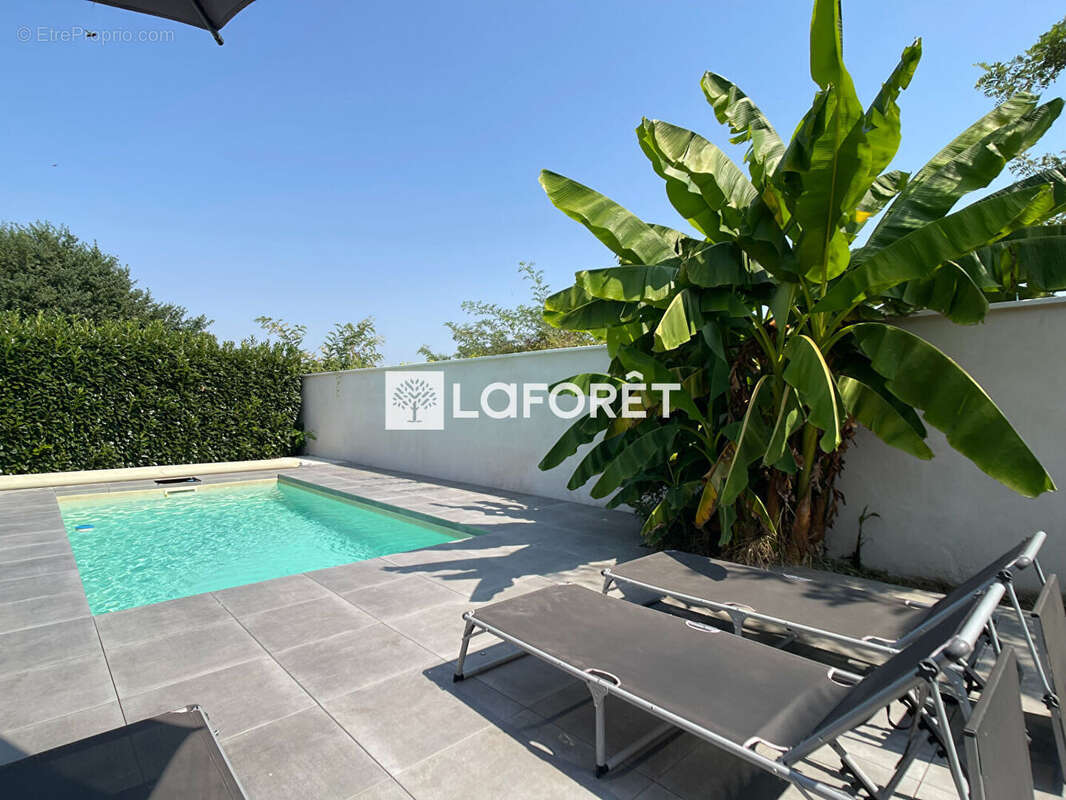 Maison à SAINT-DIDIER-DE-FORMANS