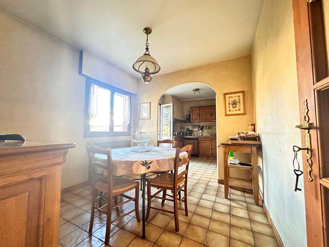 Maison à SAINT-MAUR-DES-FOSSES