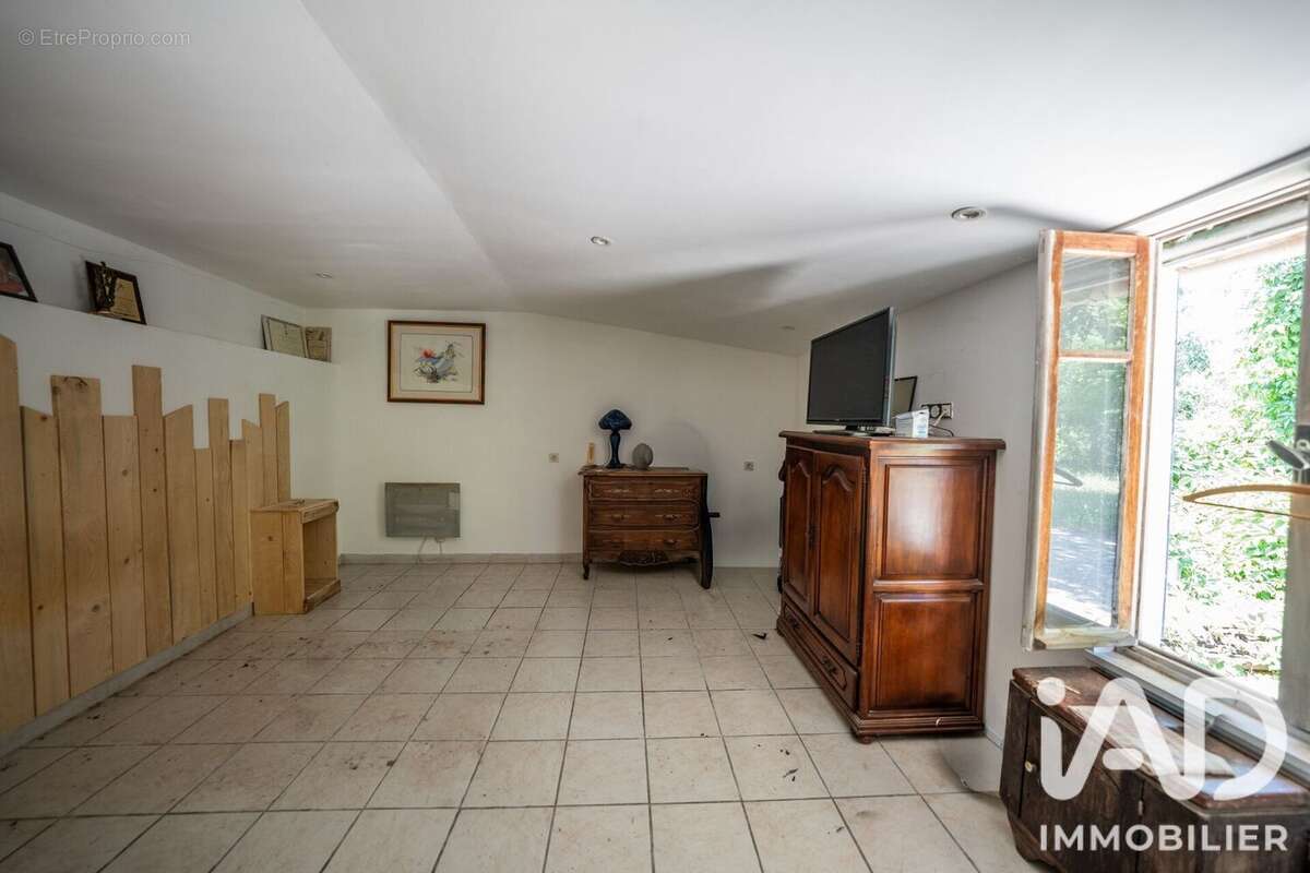 Photo 7