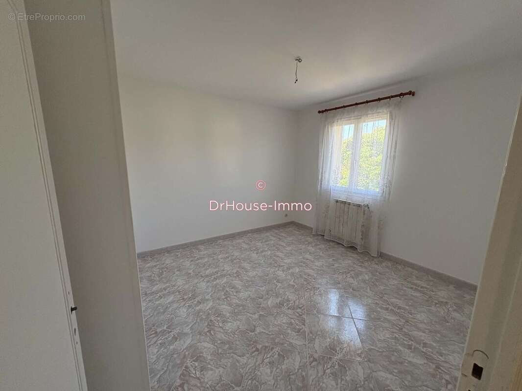 Maison 110 m² à Marseille-15e  - photo 6