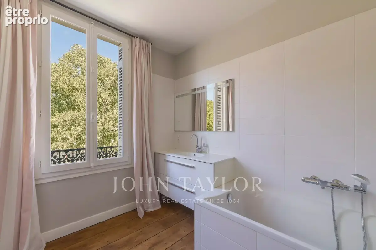 Élégante maison familiale avec jardin et box – Bordeaux Judaïque / Saint-Seurin - John Taylor Bordeaux - photo 10