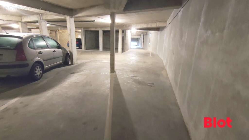 Parking 18 m² à Saint-Malo  - photo 5